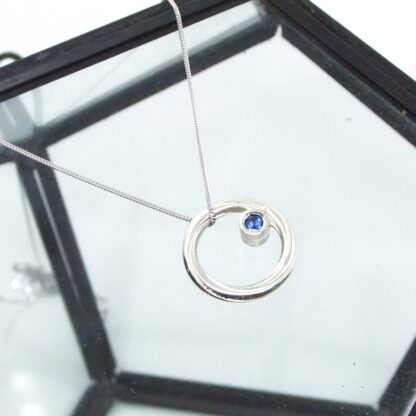double facing pendant white gold with diamond and sapphire